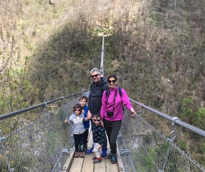 PONTE TIBETANO CON I BAMBINI : CURZUTT NEL CANTON TICINO EASYTUDINE O FOLLIA?