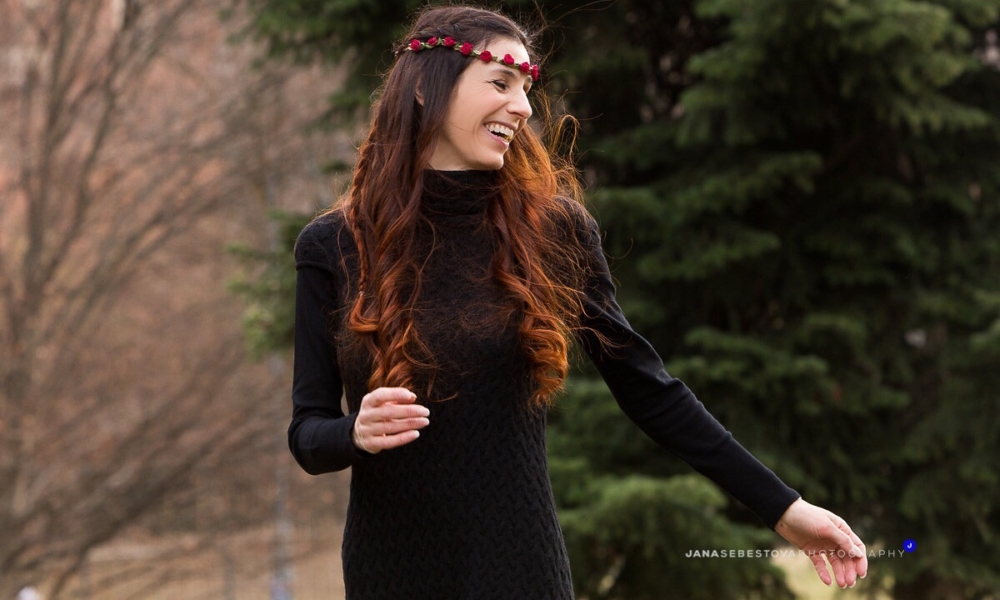 Come avere capelli lunghi e meravigliosi coi consigli di una parrucchiera esperta (che non sono io)