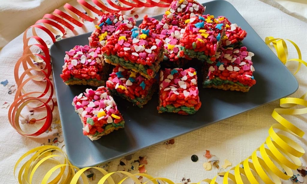 RICETTE FACILI PER BAMBINI: CARNEVALE – TORTA ARLECCHINO CON RISO SOFFIATO