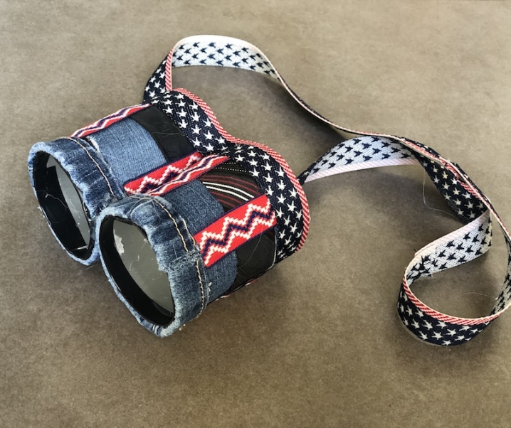 RICICLO CREATIVO CON I BAMBINI: come realizzare un binocolo giocattolo con jeans e lattine di Coca-cola